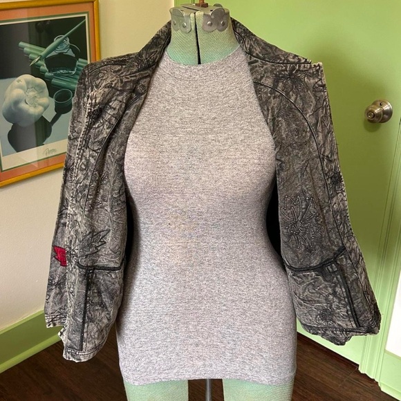 French Laundry Grey Acid Wash Denim Jacket with Embroidery and Patchwork Flowers - Picture 5 of 10